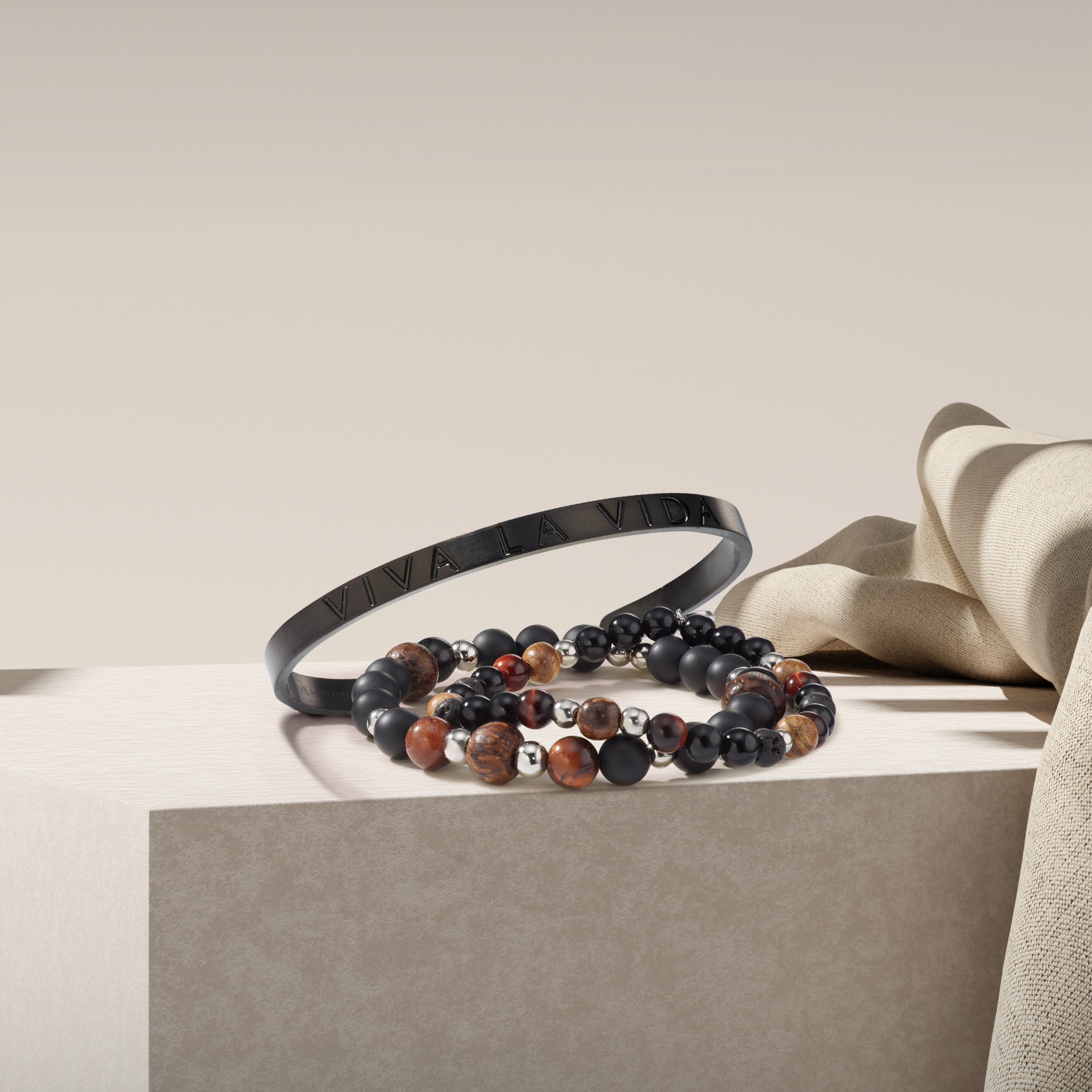 Mantra Cuff VIVA LA VIDA