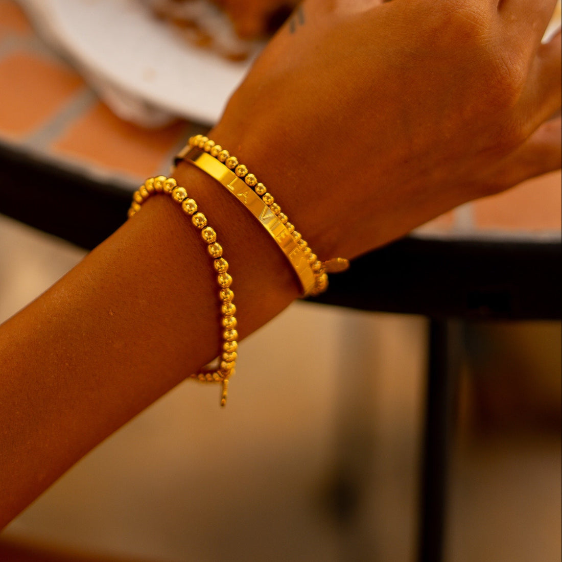 Mantra Cuff LA VIE EST BELLE